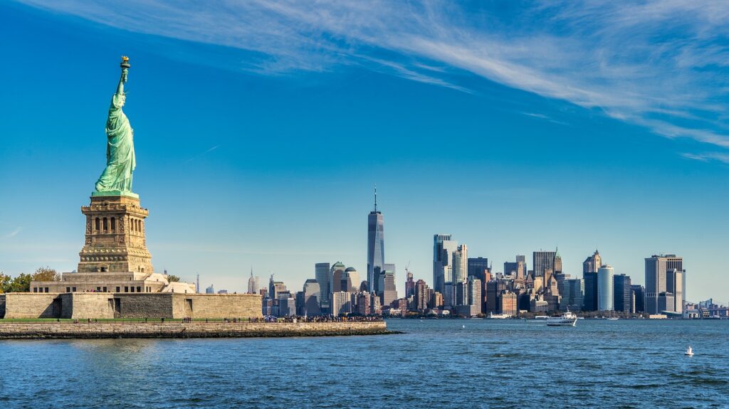 "Nueva York es unos de los estados preferidos por los participantes del programa work and travel USA, quiénes tendrán la posibilidad de visitar la icónica Estatua de la Libertad como parte de sus vacaciones durante el programa"